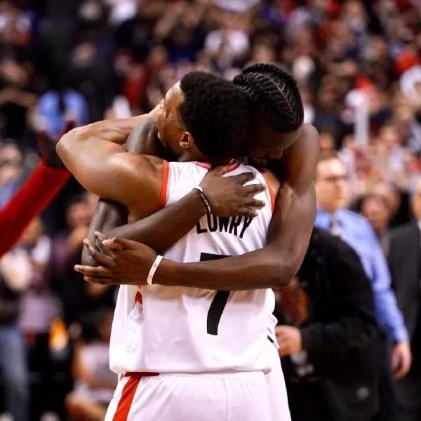 东契奇末节独揽十八分,独行侠上演惊天大逆转