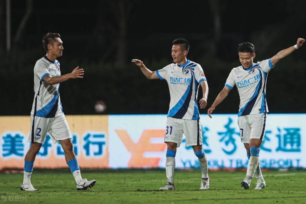 阿雅克肖新援首秀惊艳,长途奔袭单骑闯关斩落城门