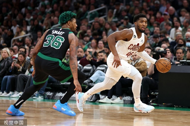 米切尔三分雨骑士爆冷掀翻凯尔特人劲旅