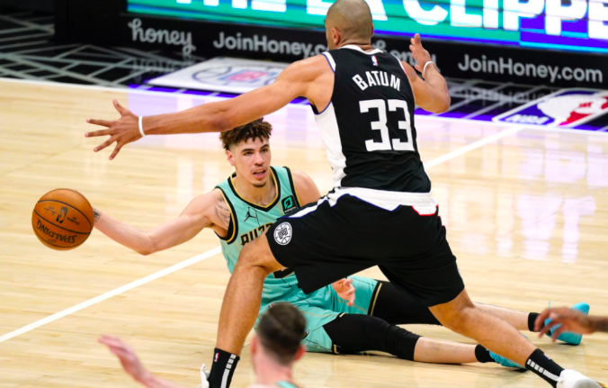  黄蜂三球赛季报销球队紧急启动摆烂计划  